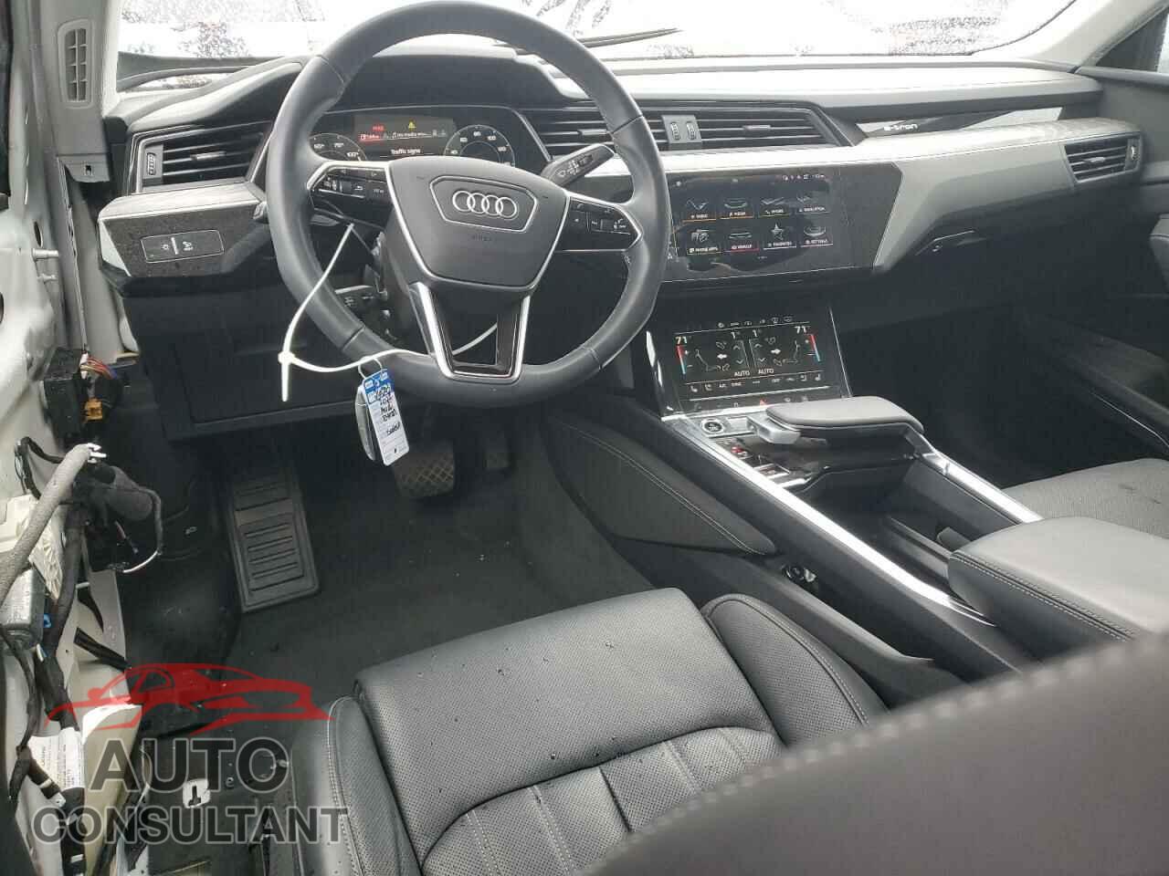 AUDI E-TRON 2022 - WA13AAGE3NB036384