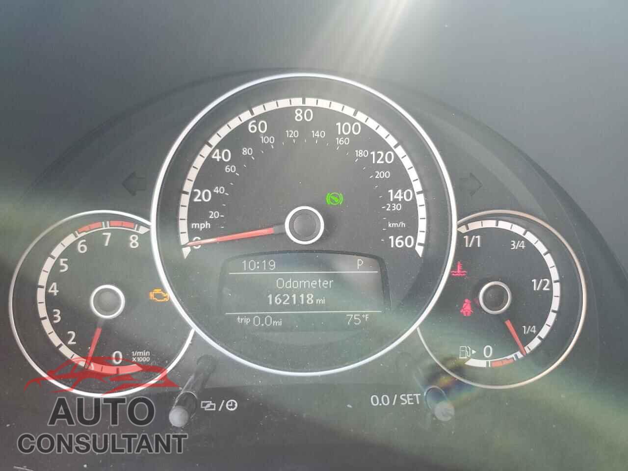 VOLKSWAGEN BEETLE 2013 - 3VWV67AT8DM608564