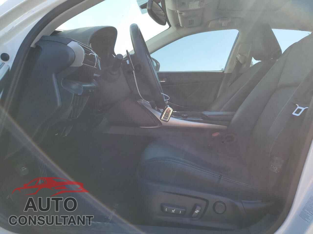 LEXUS IS 2014 - JTHCF1D29E5015442