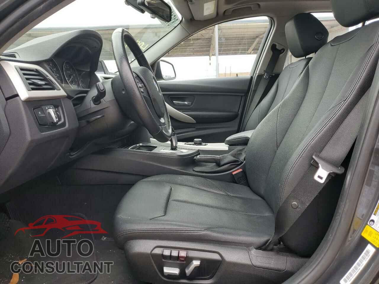 BMW 3 SERIES 2016 - WBA8E1G57GNU11434
