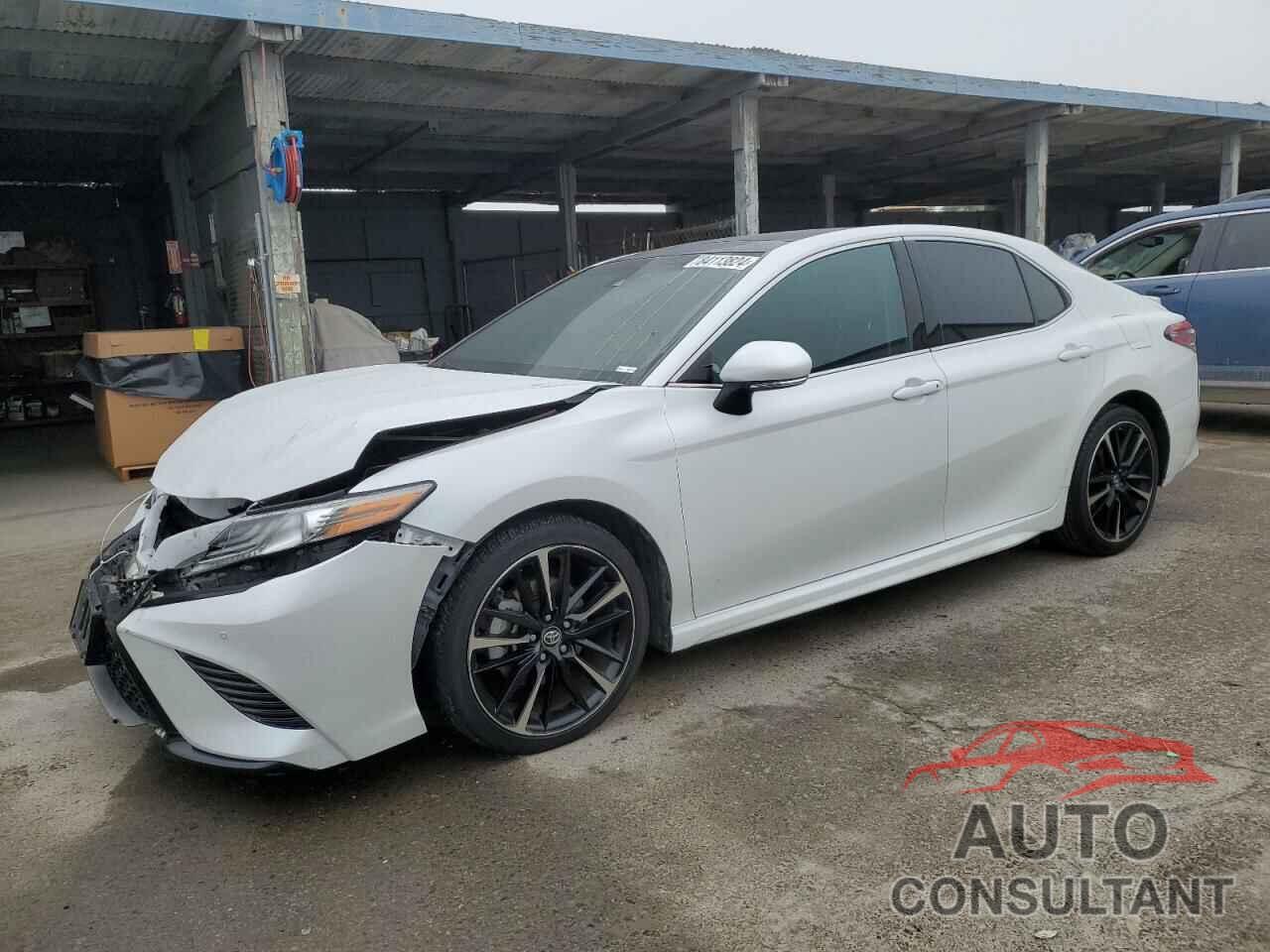 TOYOTA CAMRY 2018 - 4T1B61HK4JU660096