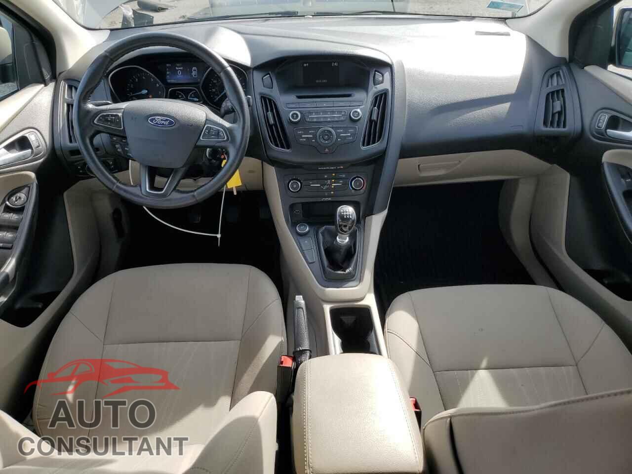 FORD FOCUS 2015 - 1FADP3FE9FL371804