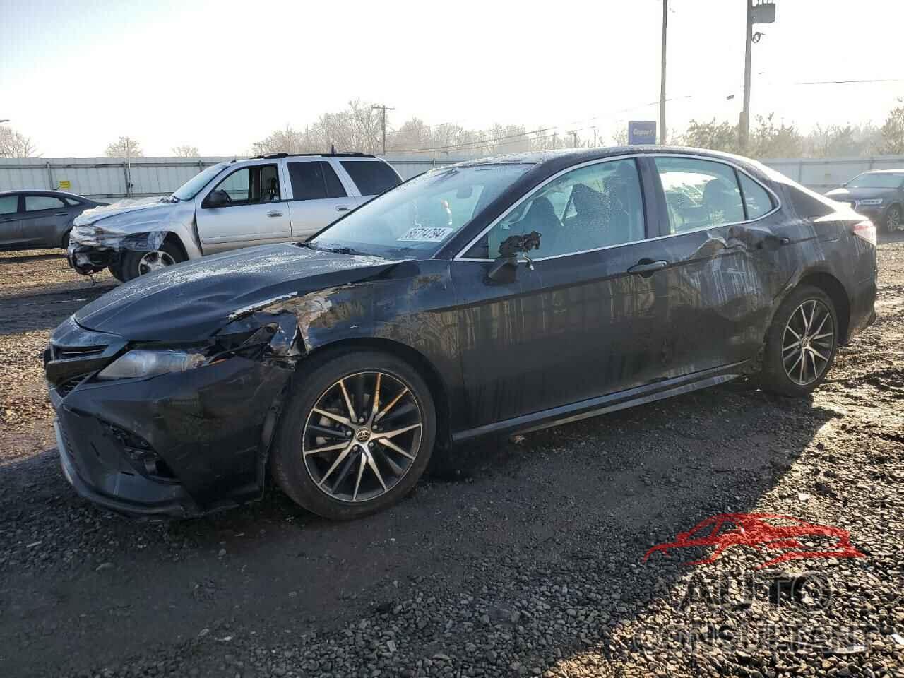 TOYOTA CAMRY 2022 - 4T1G11AK0NU052886