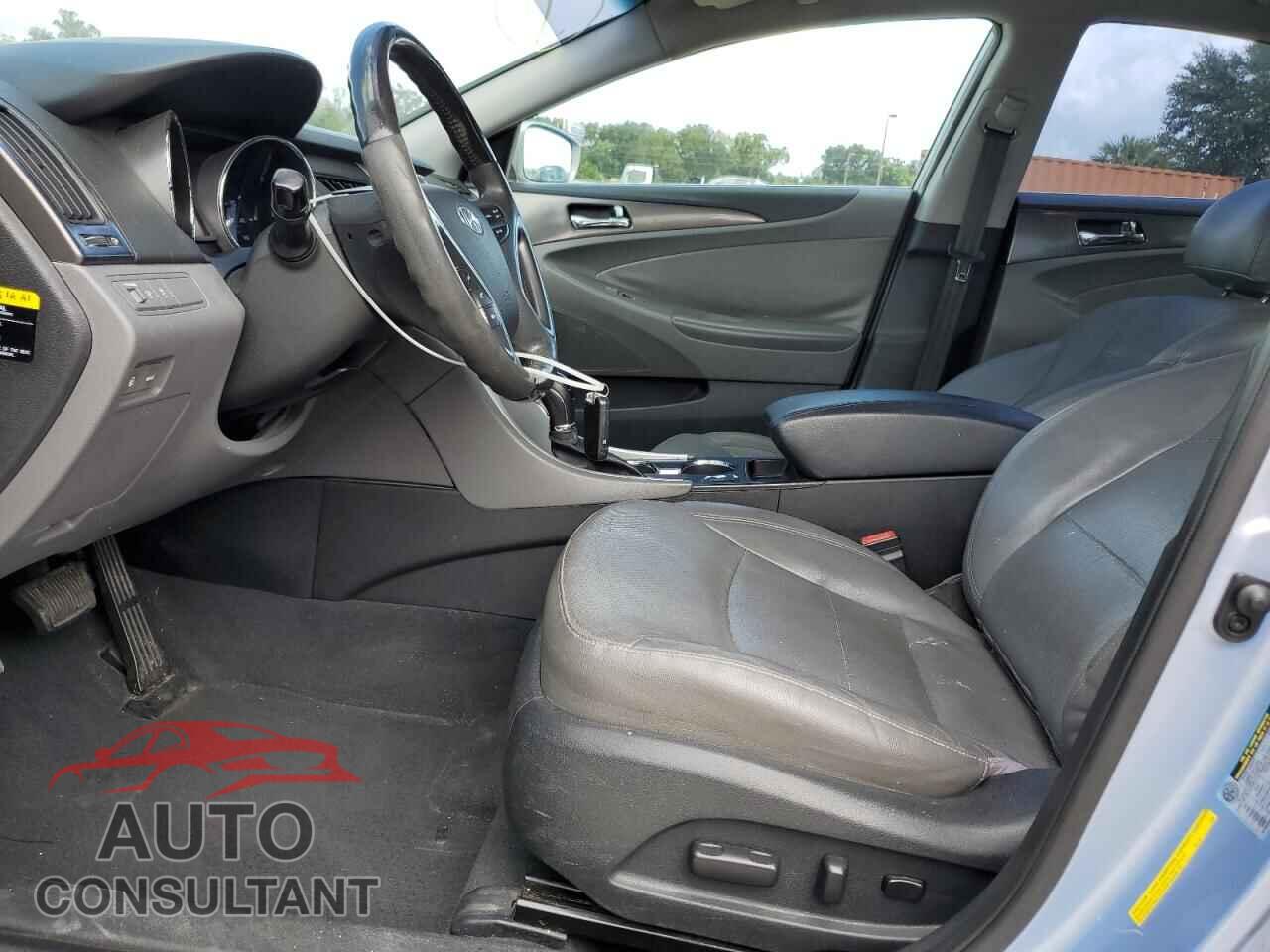 HYUNDAI SONATA 2012 - KMHEC4A43CA044560