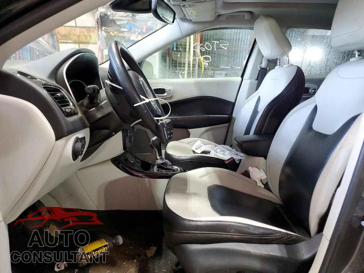 JEEP COMPASS 2019 - 3C4NJDCB9KT668604