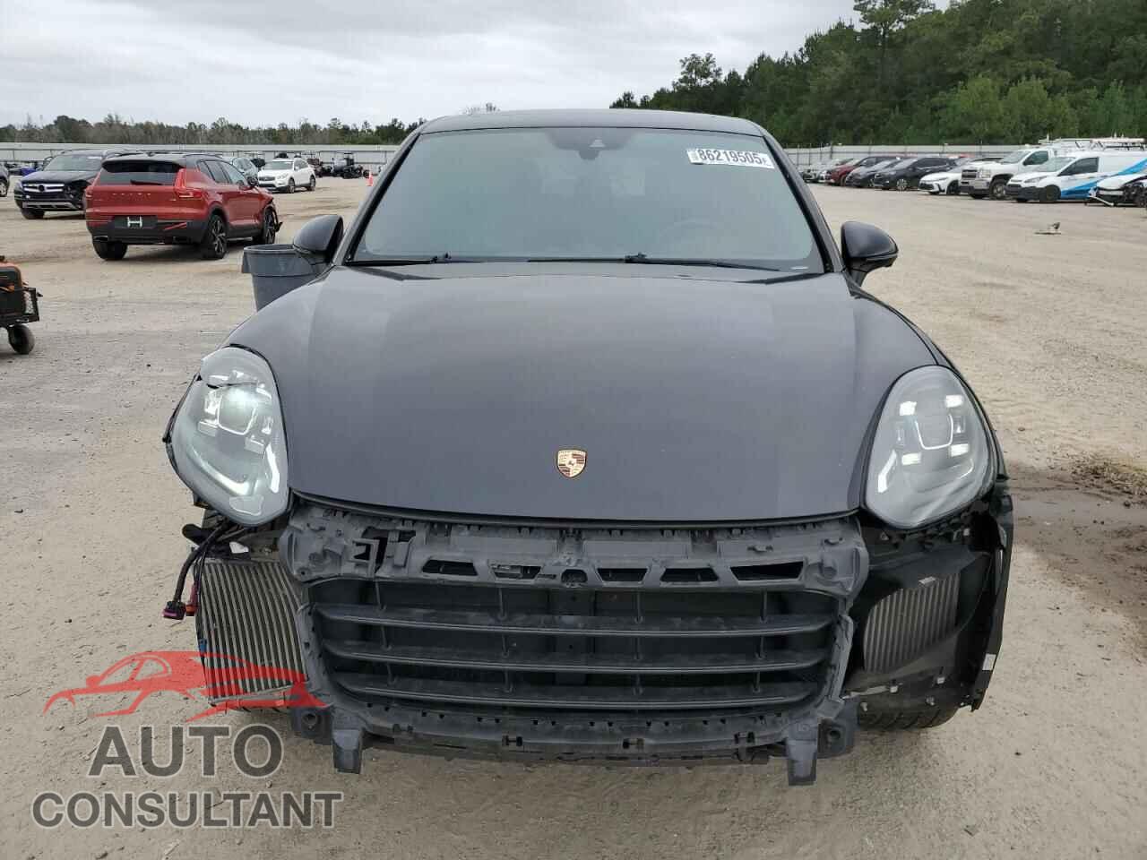 PORSCHE CAYENNE 2018 - WP1AD2A29JLA81003