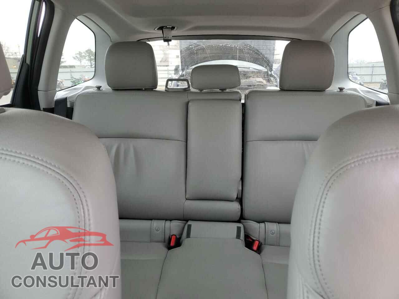 SUBARU FORESTER 2017 - JF2SJAECXHH510126