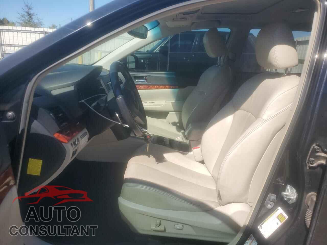 SUBARU OUTBACK 2011 - 4S4BRBKC8B3340012