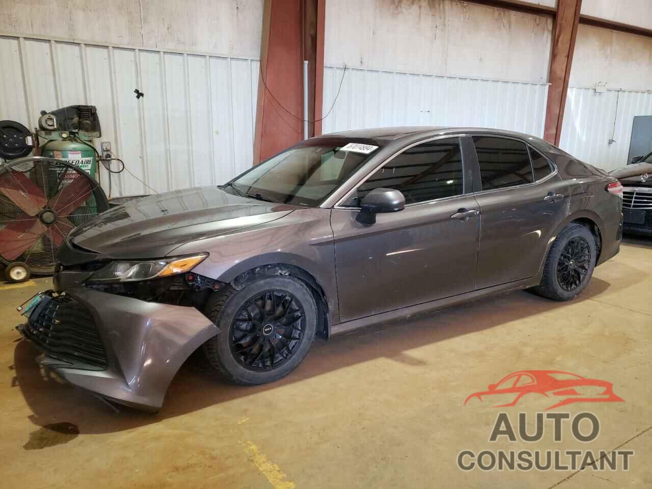 TOYOTA CAMRY 2018 - 4T1B11HK5JU046012