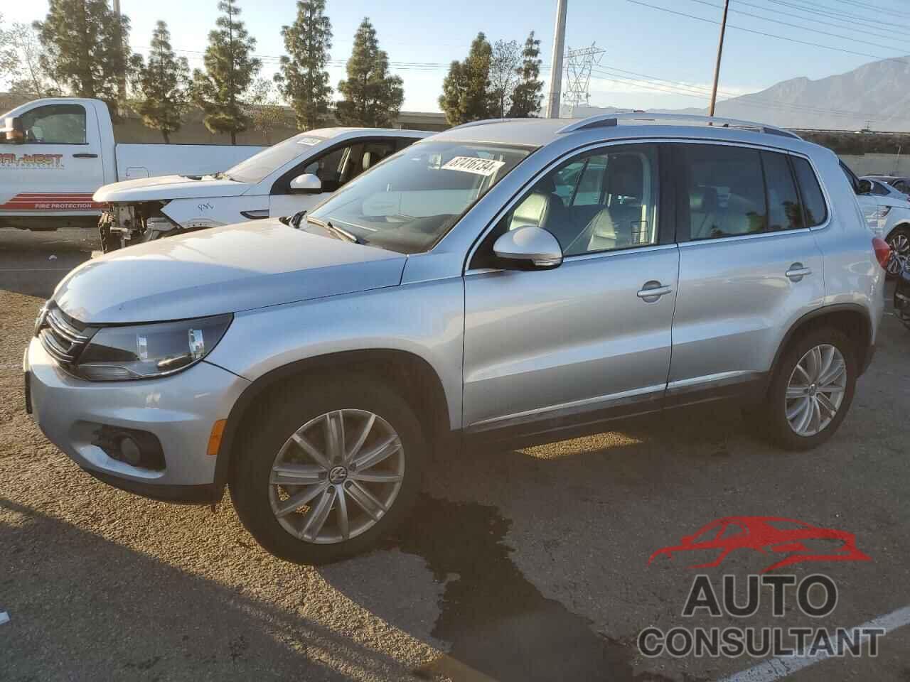 VOLKSWAGEN TIGUAN 2012 - WVGBV7AX7CW517467