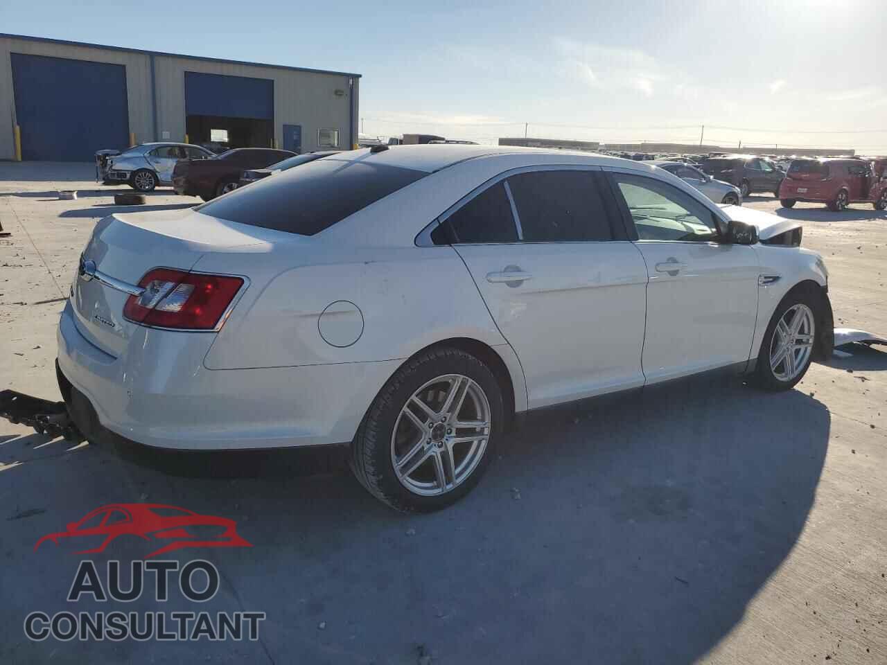 FORD TAURUS 2011 - 1FAHP2FW7BG172659