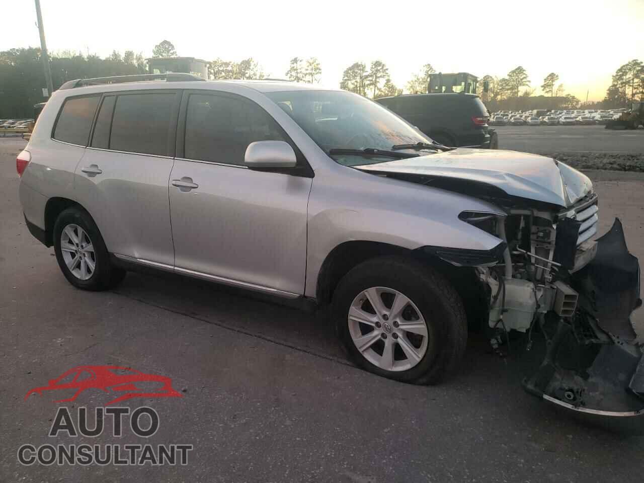 TOYOTA HIGHLANDER 2012 - 5TDBK3EH4CS138564