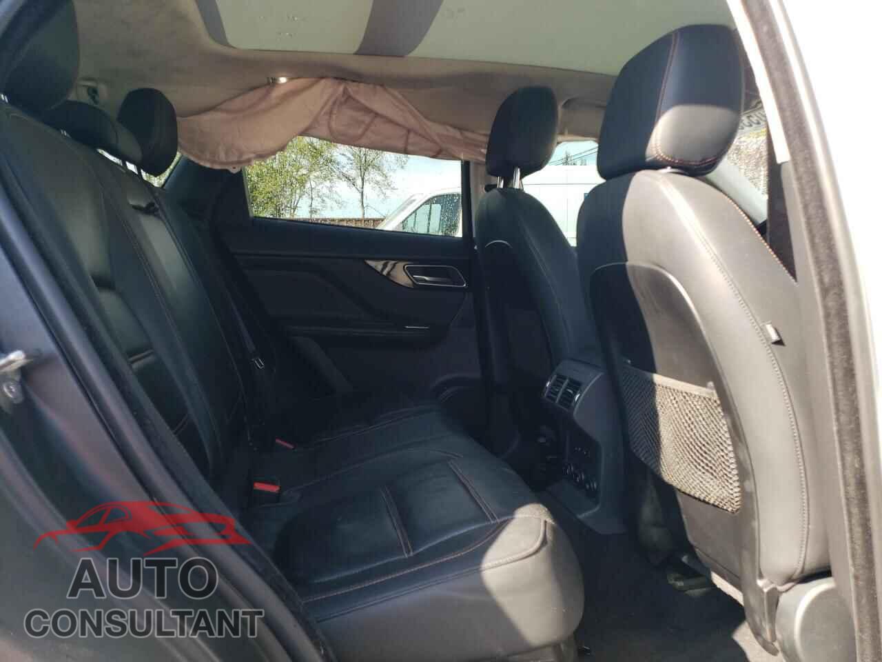 JAGUAR F-PACE 2019 - SADCK2FX7KA353473