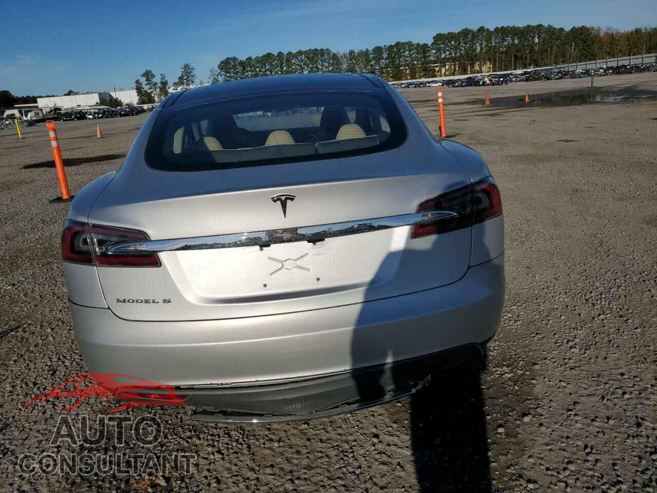 TESLA MODEL S 2013 - 5YJSA1DNXDFP04134