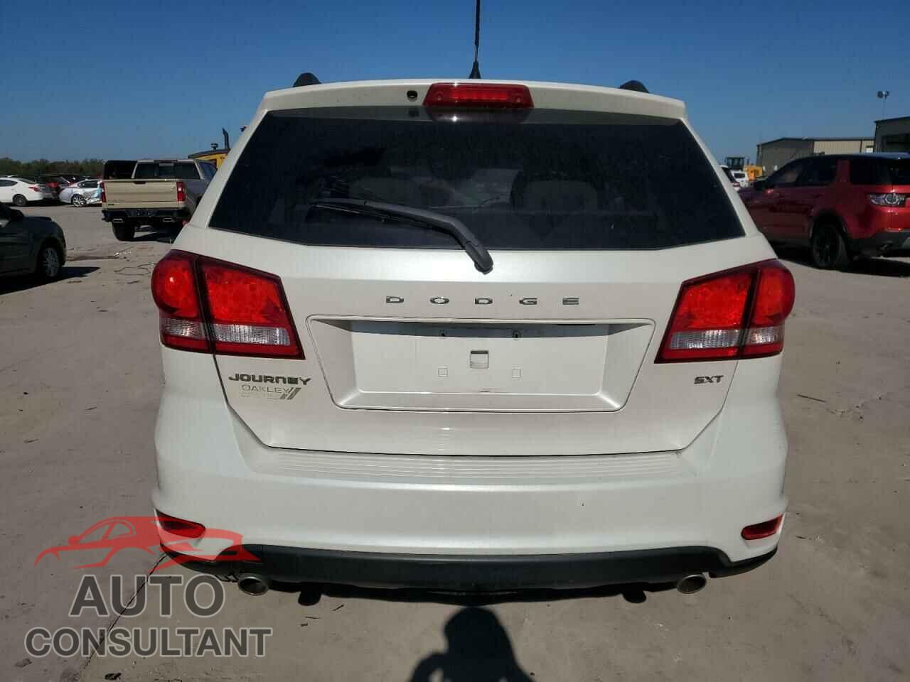 DODGE JOURNEY 2012 - 3C4PDCBG8CT353267