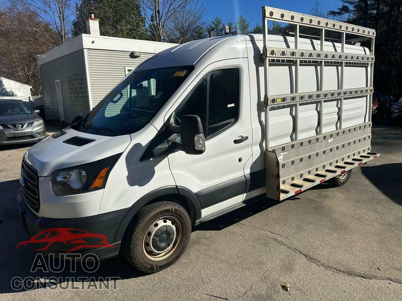 FORD TRANSIT 2019 - 1FTYR2CM9KKA13015