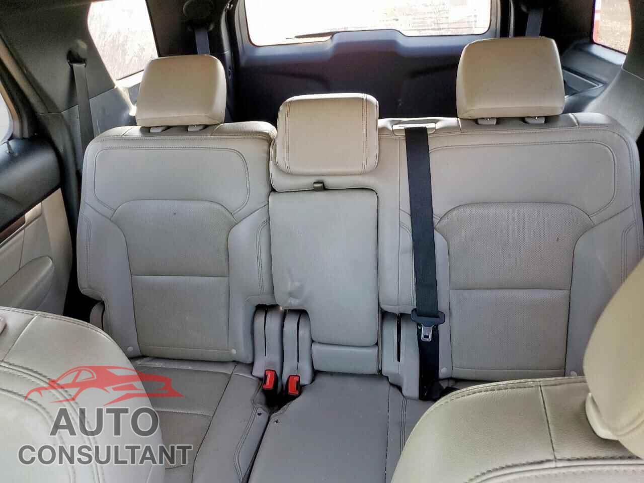FORD EXPLORER 2018 - 1FM5K7FH6JGB15180