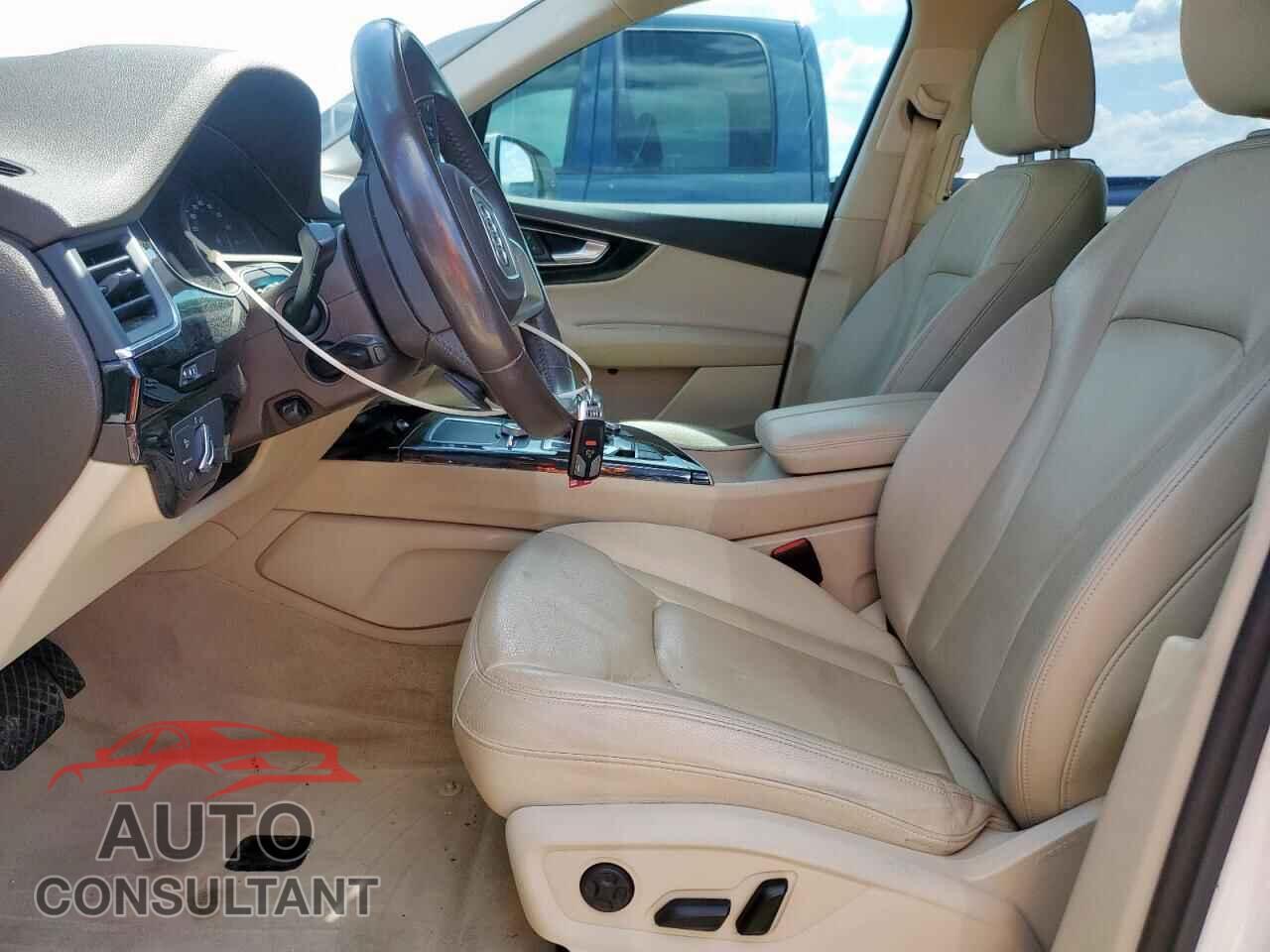 AUDI Q7 2019 - WA1AAAF74KD027154