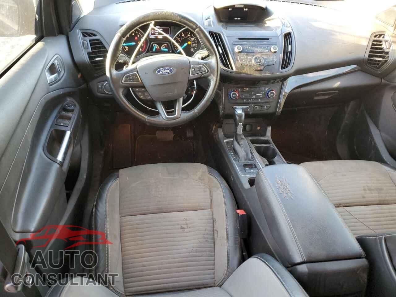 FORD ESCAPE 2017 - 1FMCU9GDXHUC61134