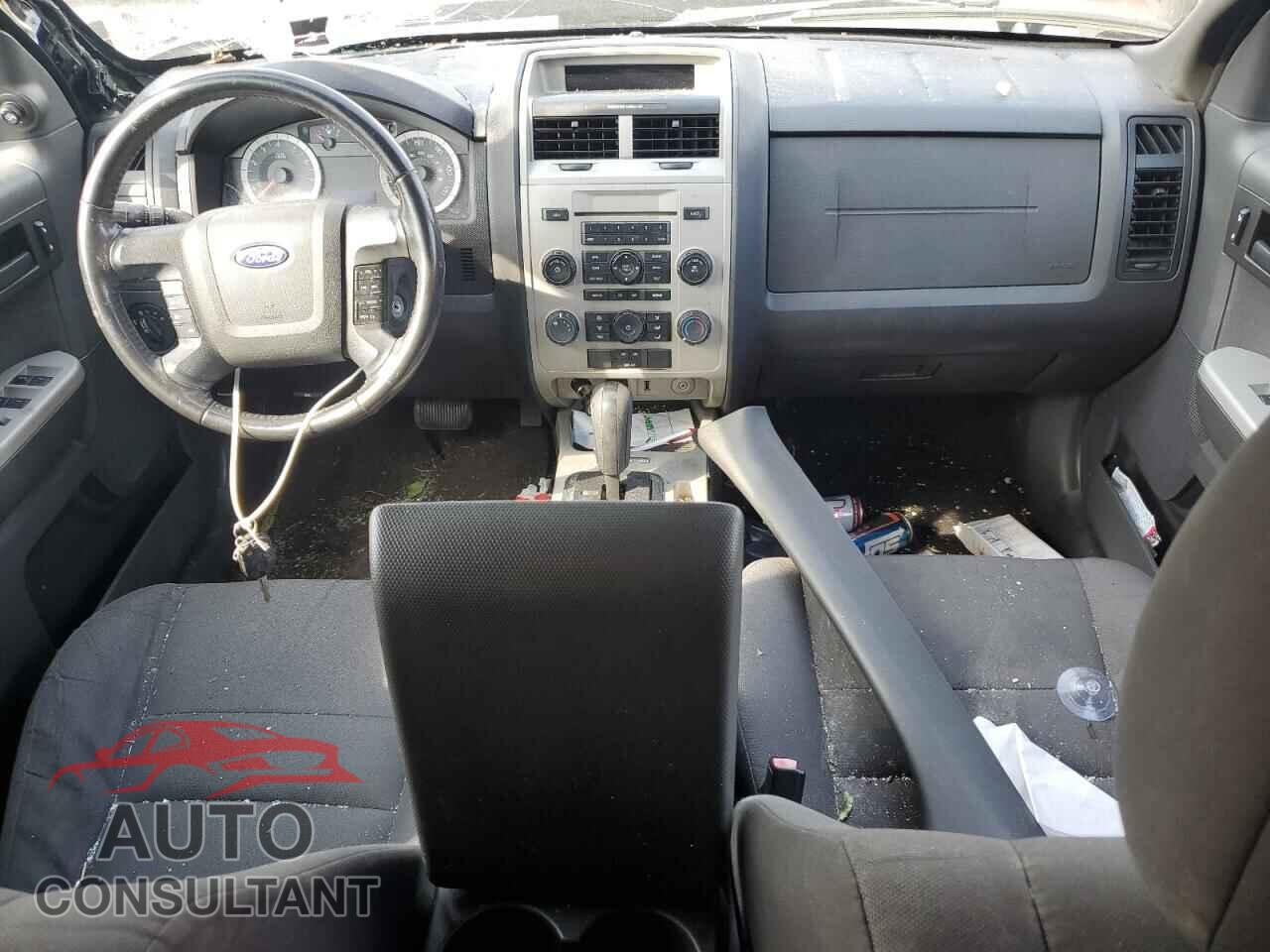 FORD ESCAPE 2010 - 1FMCU9DG1AKC81319