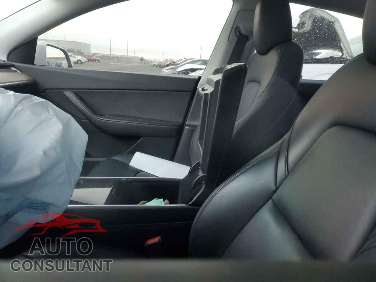 TESLA MODEL Y 2021 - 5YJYGDEEXMF080215