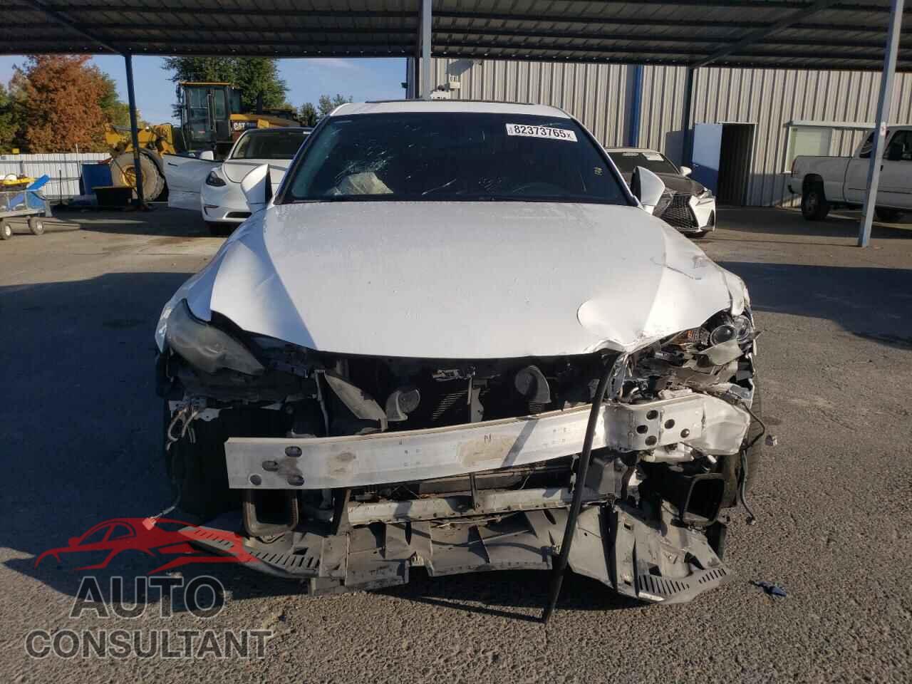 LEXUS IS 2014 - JTHBE1D20E5008880