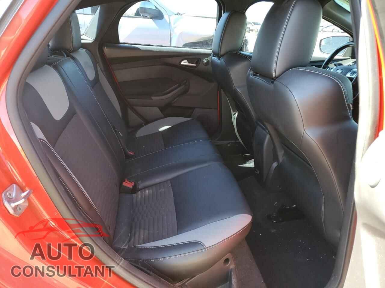 FORD FOCUS 2014 - 1FADP3L93EL176500