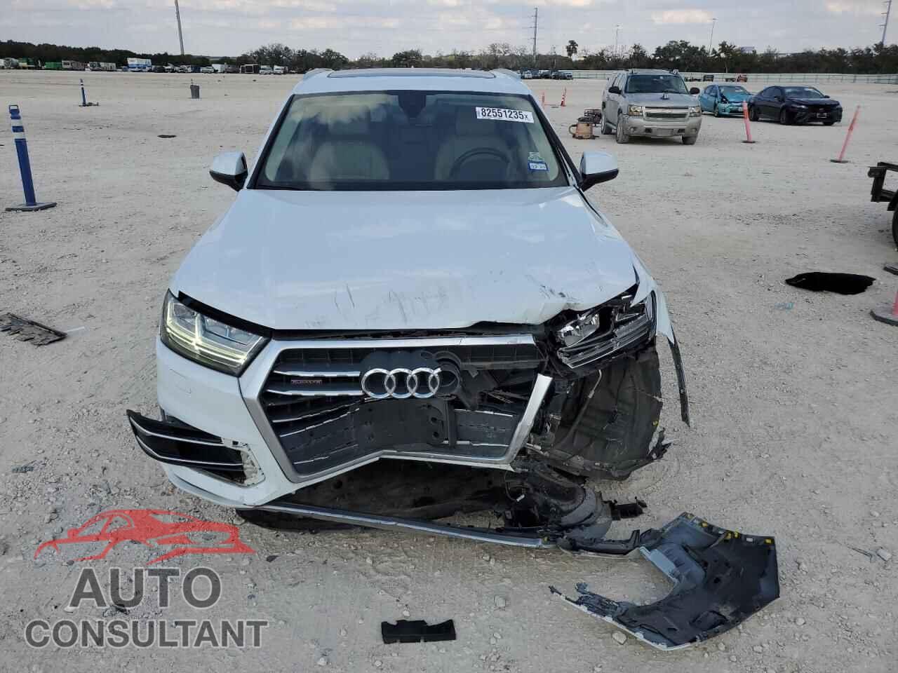 AUDI Q7 2019 - WA1LHAF72KD044247