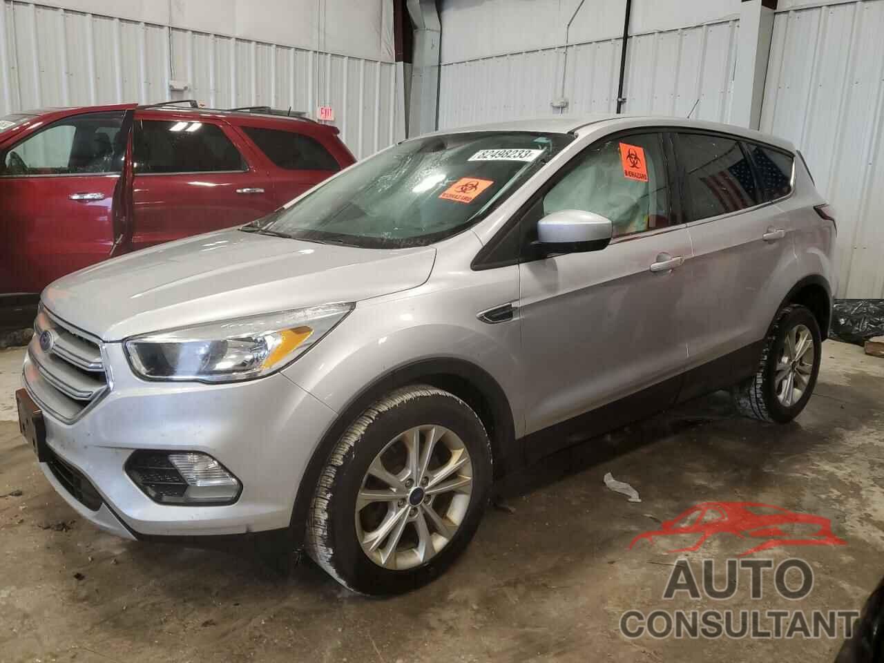 FORD ESCAPE 2017 - 1FMCU9GD5HUC38618