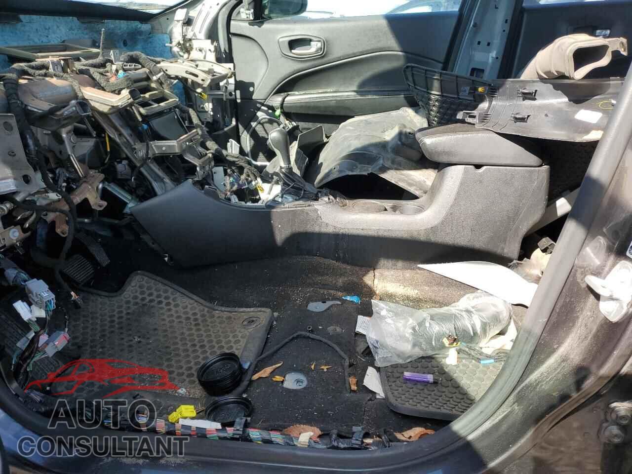 JEEP COMPASS 2018 - 3C4NJDBB9JT178745
