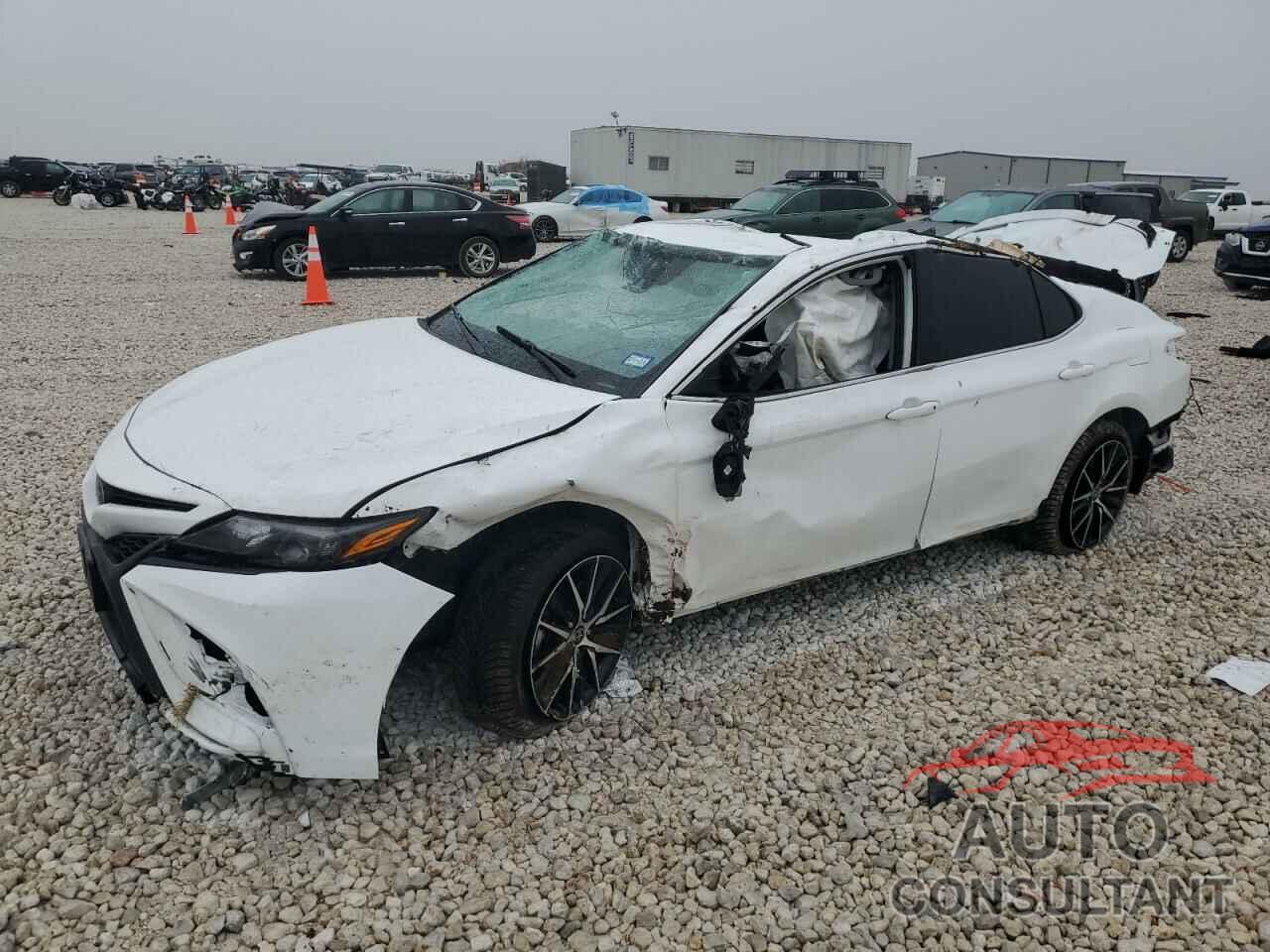 TOYOTA CAMRY 2022 - 4T1G11AK0NU650069