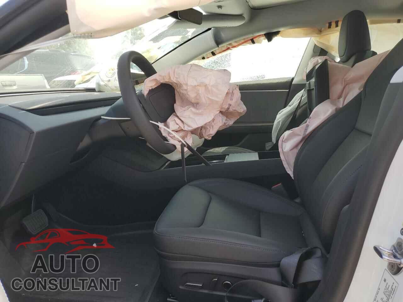 TESLA MODEL 3 2025 - 5YJ3E1EA5SF044179