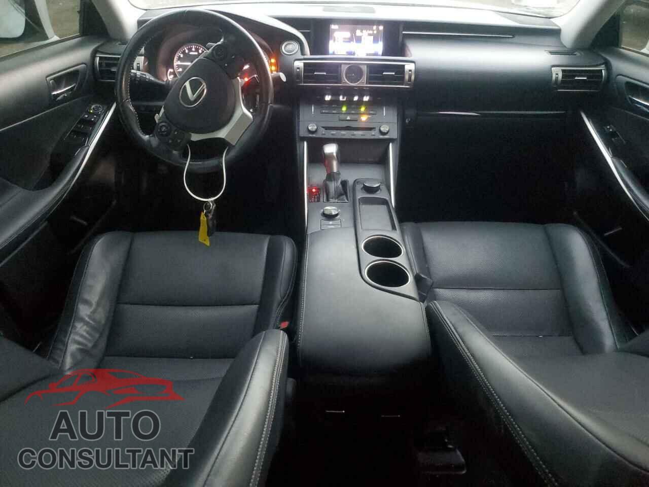 LEXUS IS 2016 - JTHBA1D21G5032166