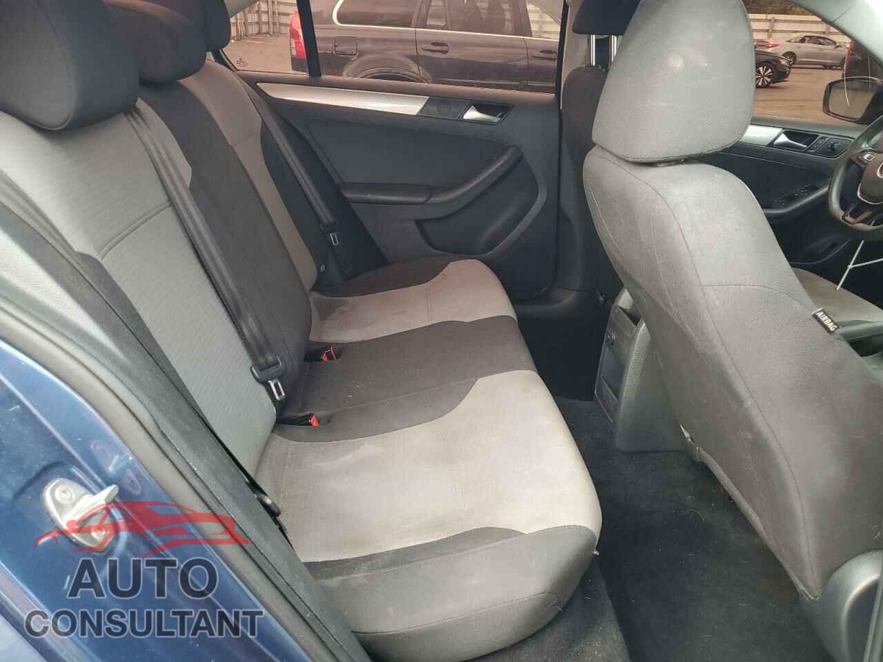 VOLKSWAGEN JETTA 2017 - 3VW2B7AJ3HM310135