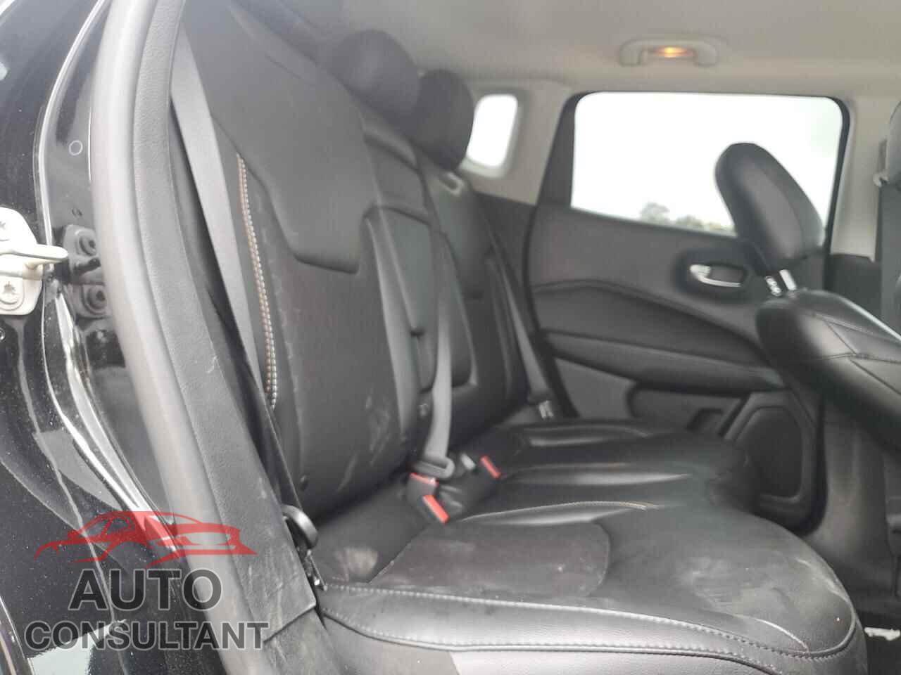 JEEP COMPASS 2019 - 3C4NJDBB9KT647351