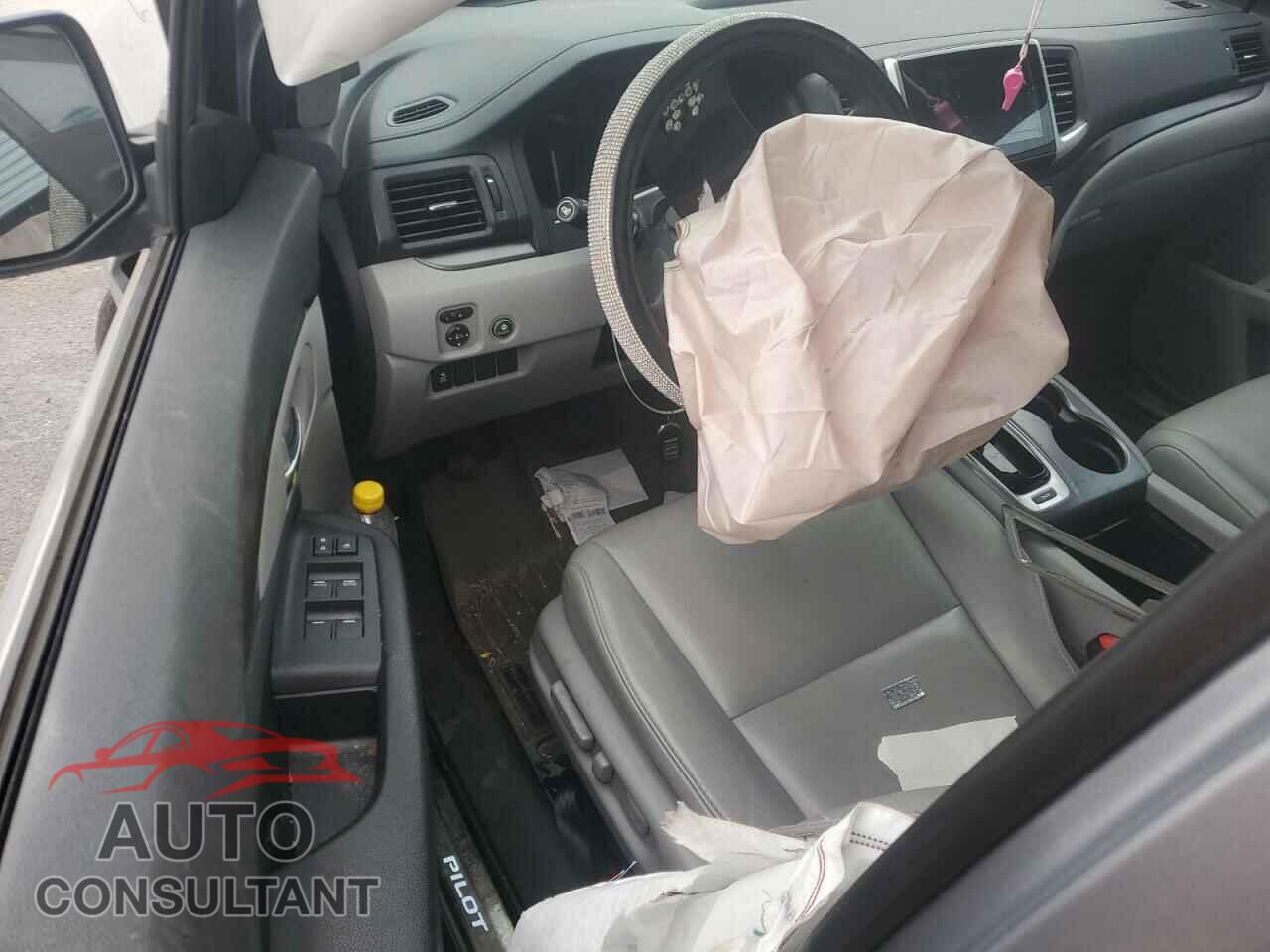 HONDA PILOT 2018 - 5FNYF5H86JB019891