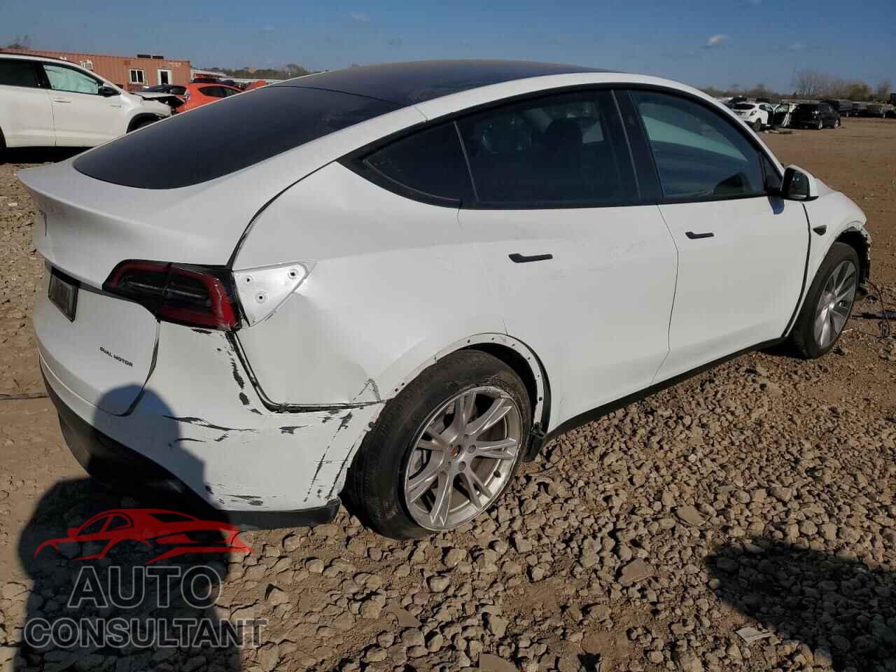 TESLA MODEL Y 2023 - 7SAYGDEE8PF809223