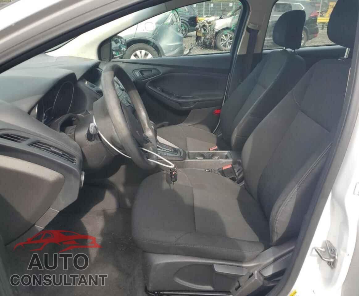 FORD FOCUS 2016 - 1FADP3E28GL257141