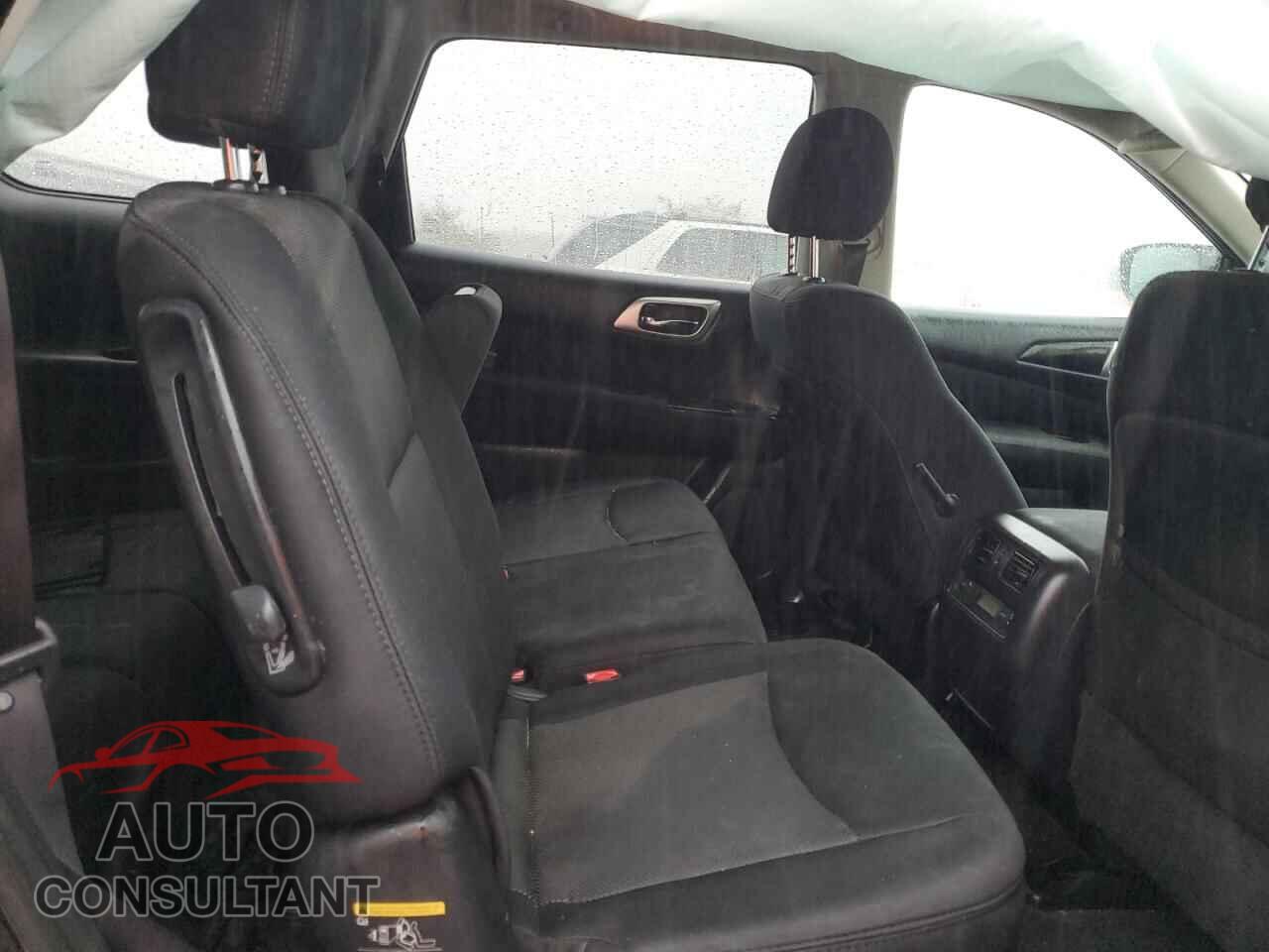 NISSAN PATHFINDER 2017 - 5N1DR2MM5HC681102
