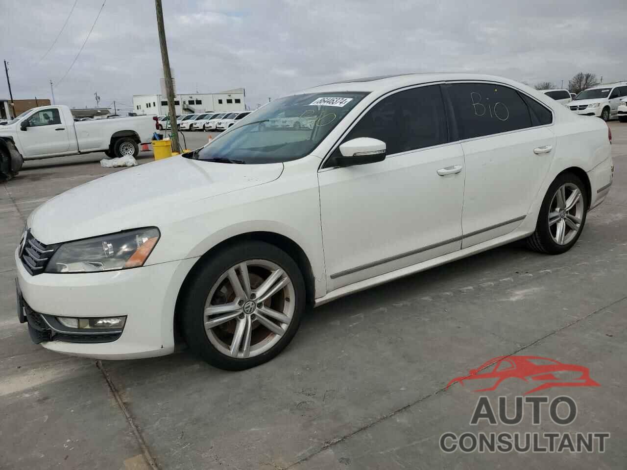 VOLKSWAGEN PASSAT 2013 - 1VWBN7A33DC114796