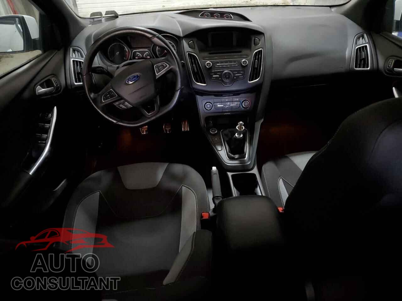 FORD FOCUS 2016 - 1FADP3L92GL203575