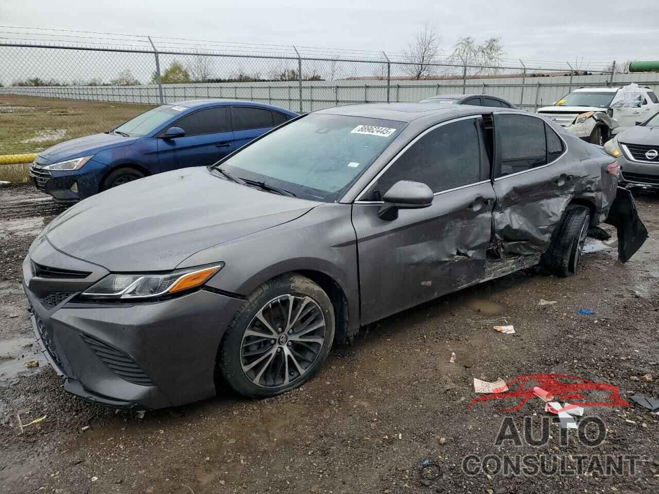 TOYOTA CAMRY 2018 - 4T1B11HK4JU570560