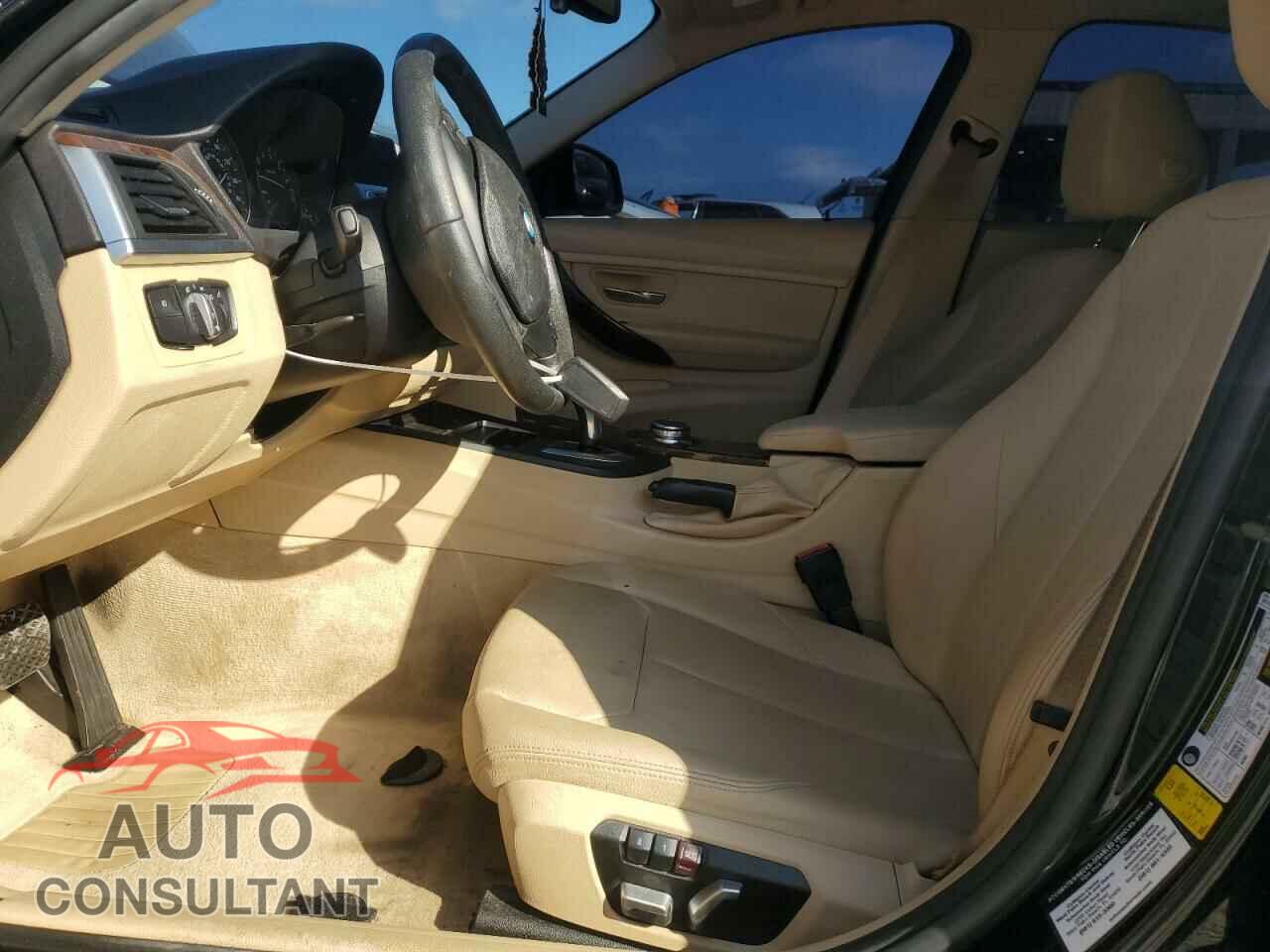 BMW 3 SERIES 2016 - WBA8E1G54GNU12248