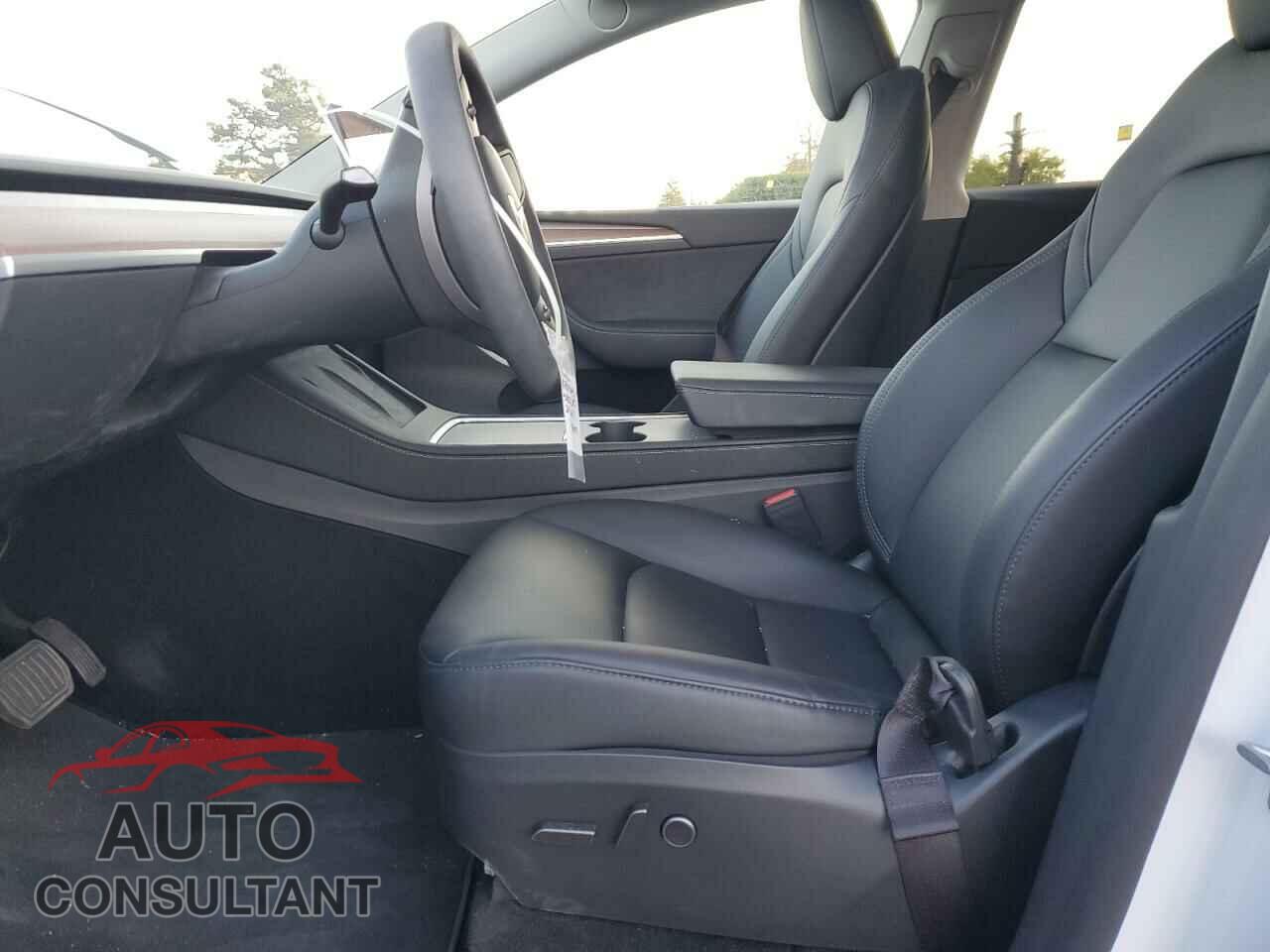 TESLA MODEL Y 2024 - 7SAYGDED2RF029678
