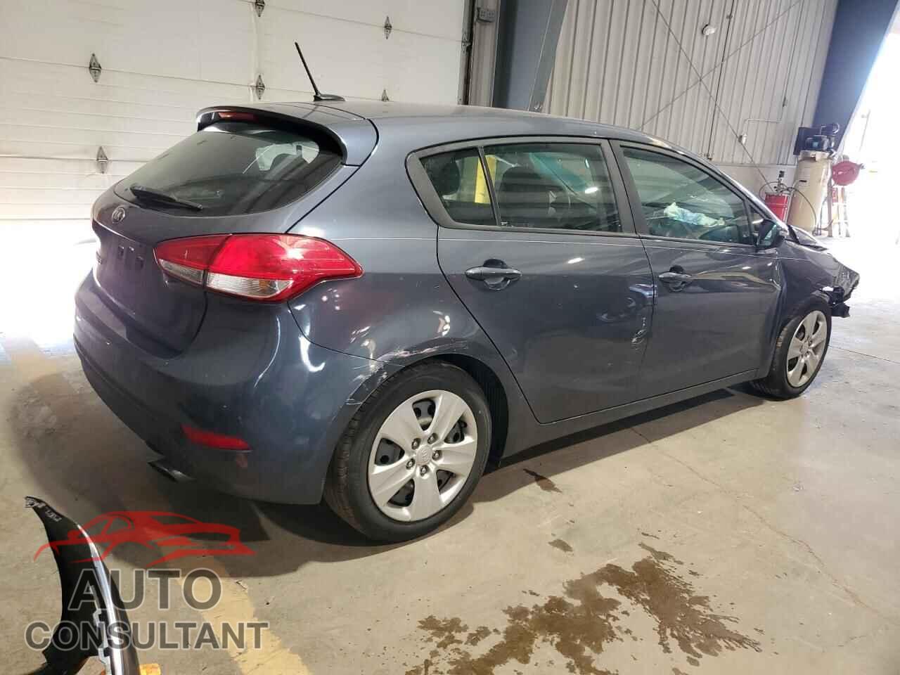 KIA FORTE 2016 - KNAFK5A8XG5583855