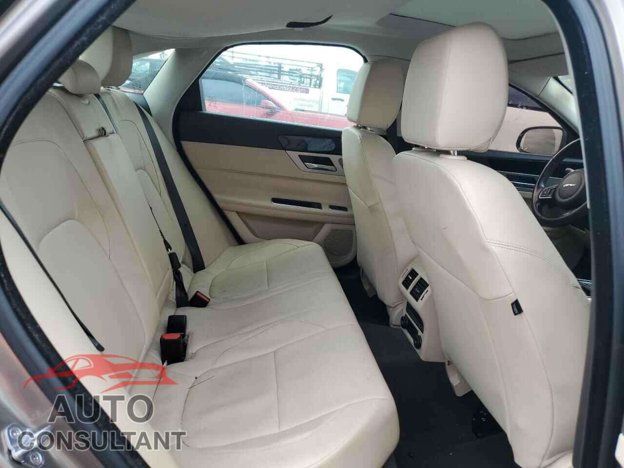 JAGUAR XF 2017 - SAJBD4BV3HCY29086