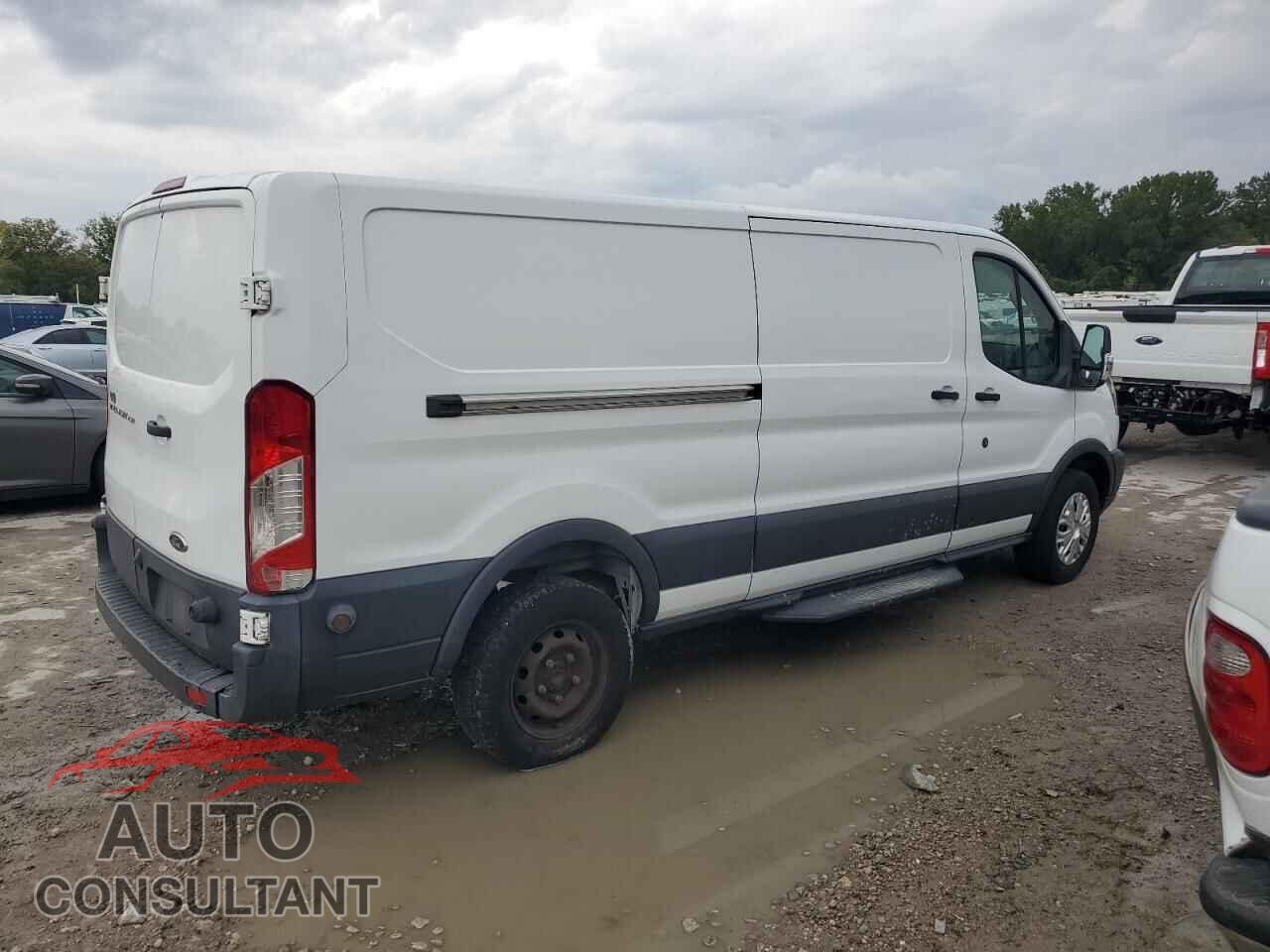 FORD TRANSIT 2017 - 1FTYR2YM3HKA04555