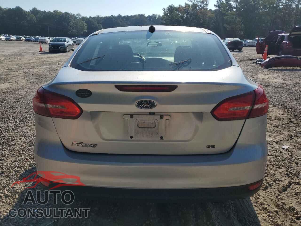 FORD FOCUS 2017 - 1FADP3F28HL300702