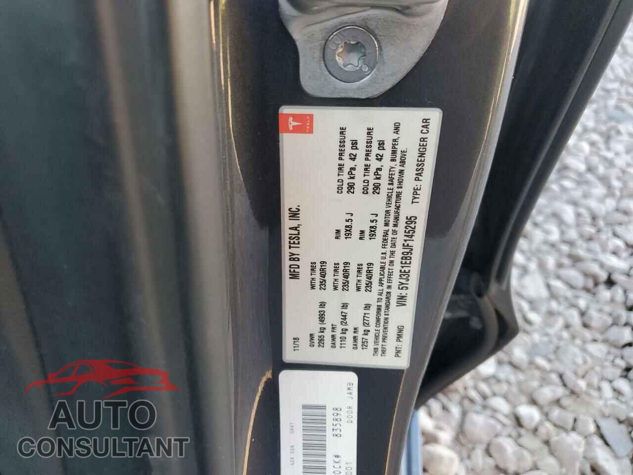TESLA MODEL 3 2018 - 5YJ3E1EB9JF145295