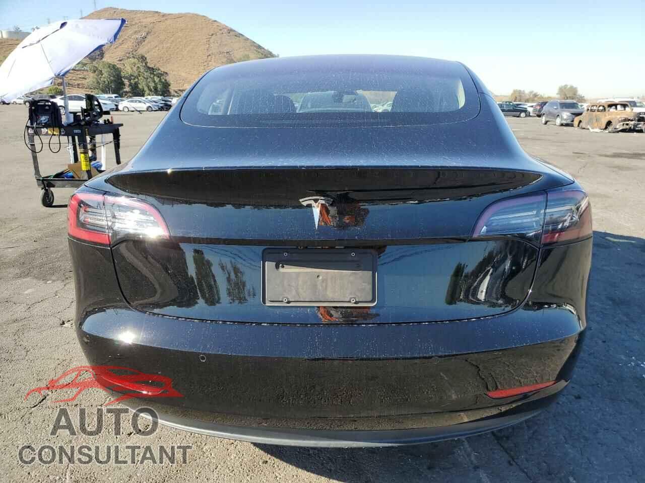 TESLA MODEL 3 2018 - 5YJ3E1EA2JF171907